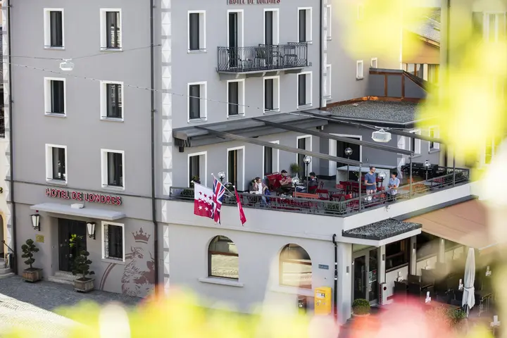 Sonnenterrasse auf den Marktplatz Brig