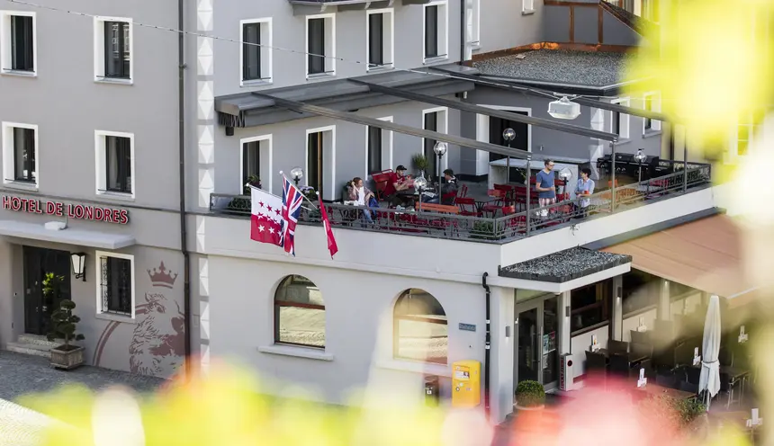 Terrasse des Hotel de Londres in Brig