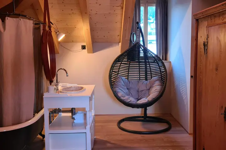 Badezimmer der Attika Suite im Hotel de Londres in Brig