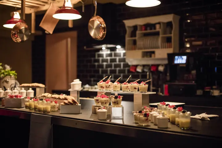 Desserts in der Wohnstuba vom Hotel de Londres