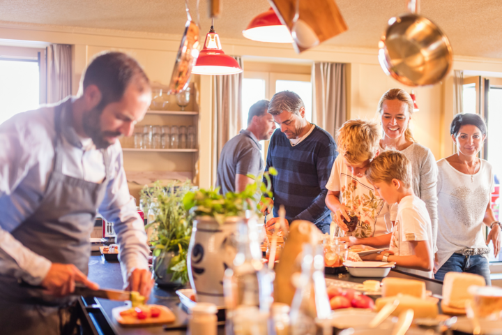 Brunch at Hotel de Londres brings people together for quality time, good food and special moments.